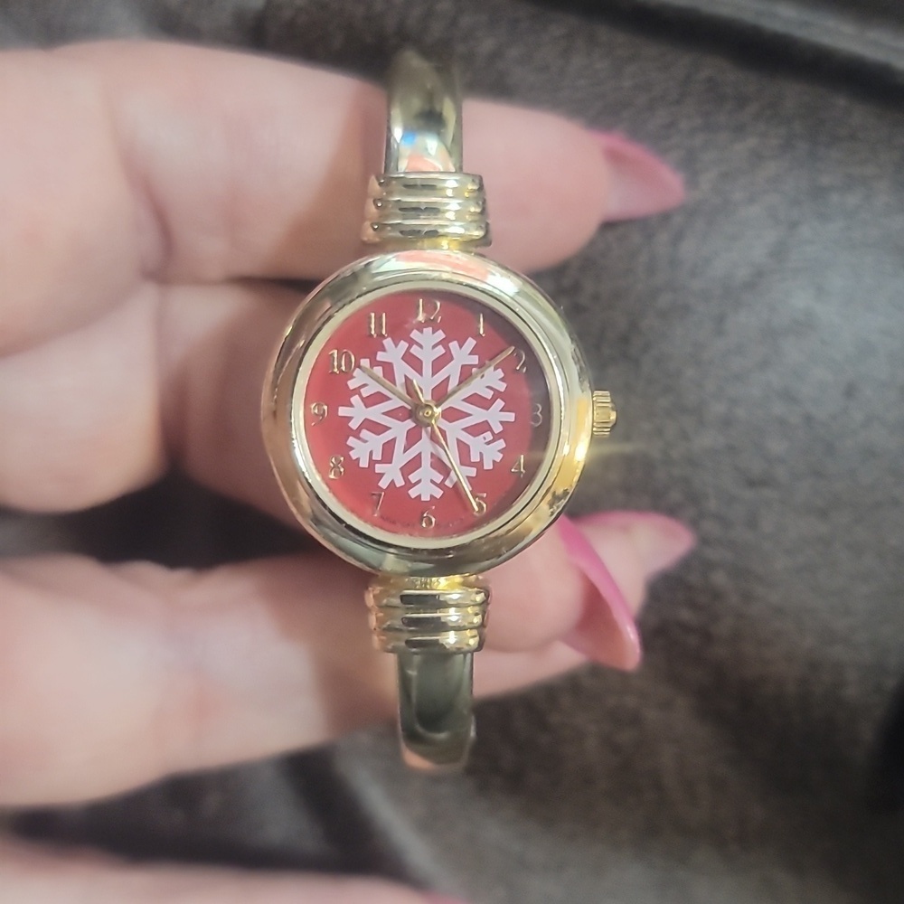 Vintage holiday gold tone cuff watch w red face white snowflake winter xmas